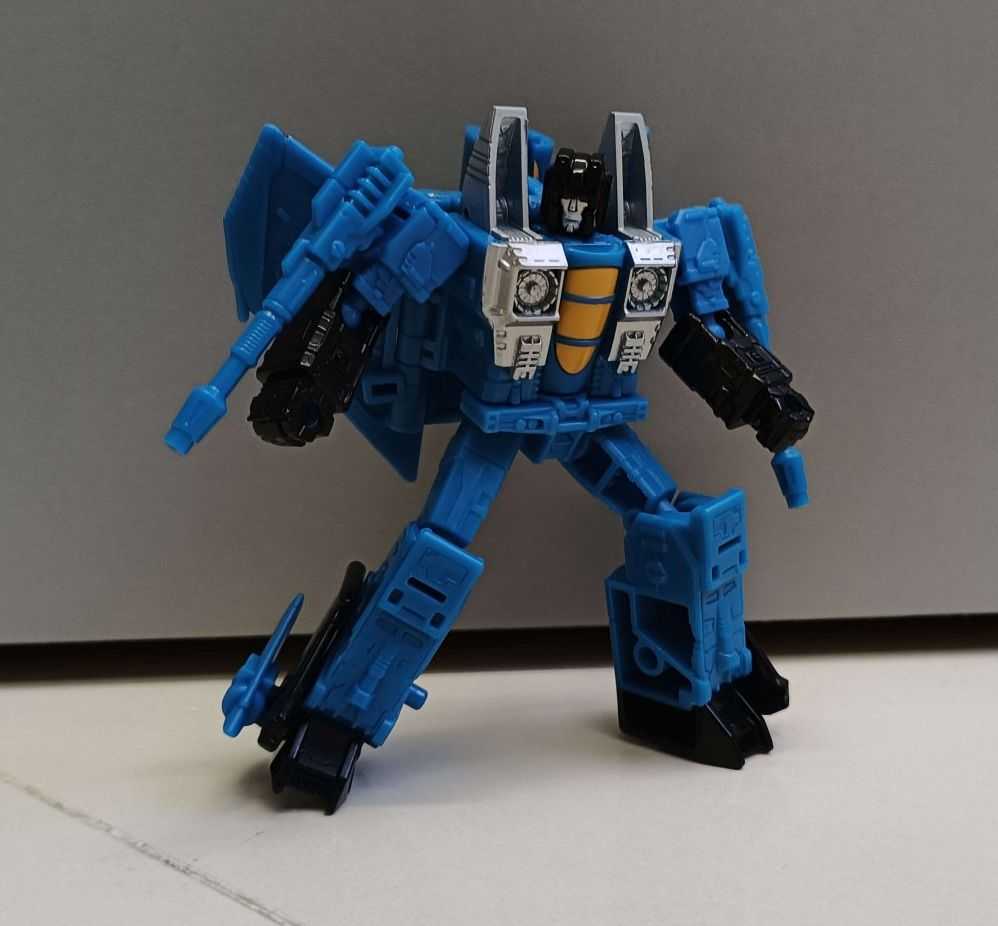 Possible First Look At Legacy Core Class Thundercracker - Children of ...