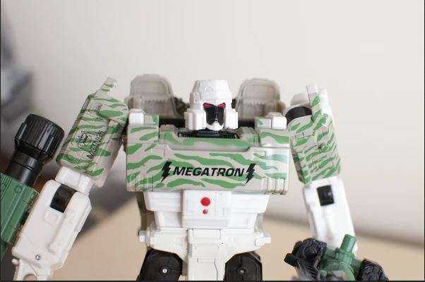 Retro Bot Reviews: Transformers: Generations Selects Combat Megatron