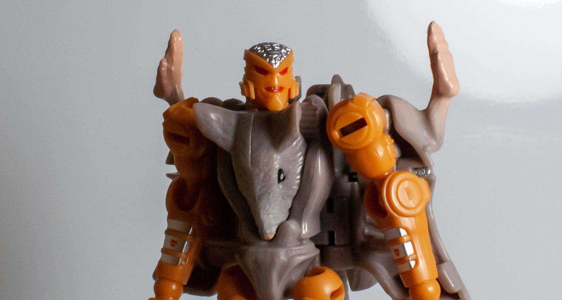 Bot Reviews: Transformers: Kingdom Core Class Rattrap