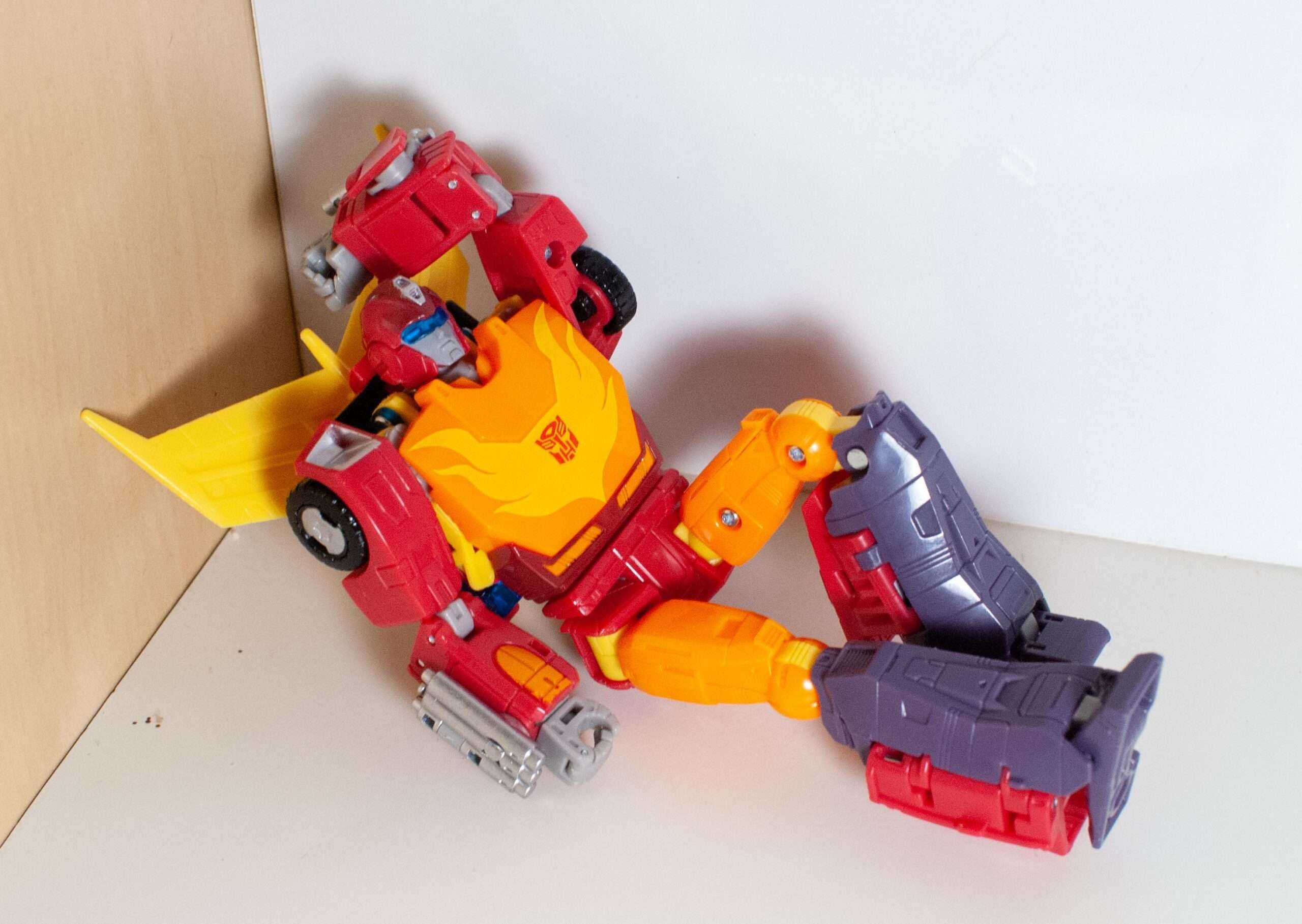 Bot Reviews: Transformers: Studio Series 86 Voyager Hot Rod