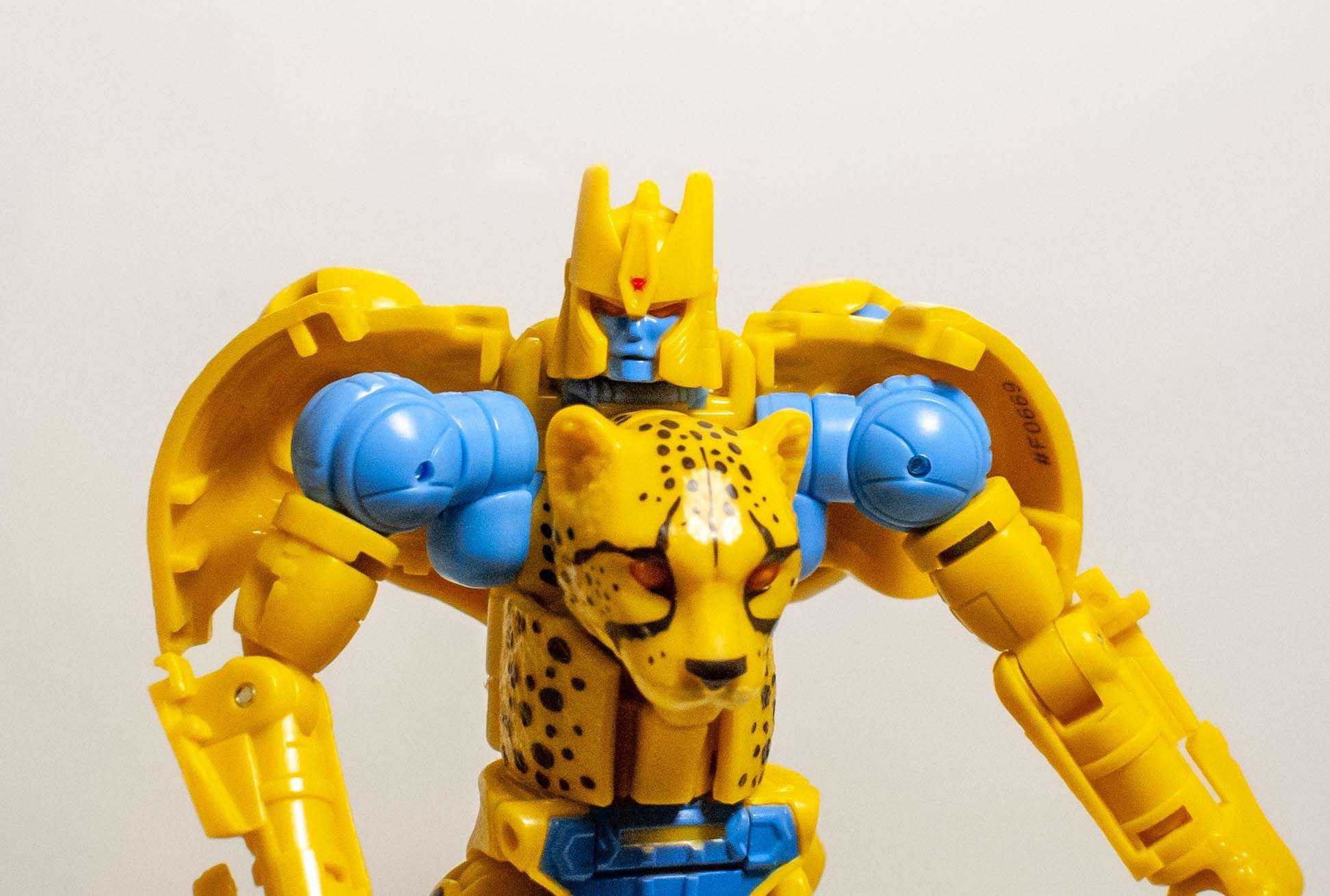Bot Reviews: Transformers: Kingdom Deluxe Cheetor