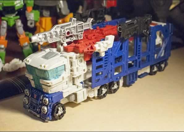 Retro Bot Reviews: Transformers: Siege Leader Ultra Magnus