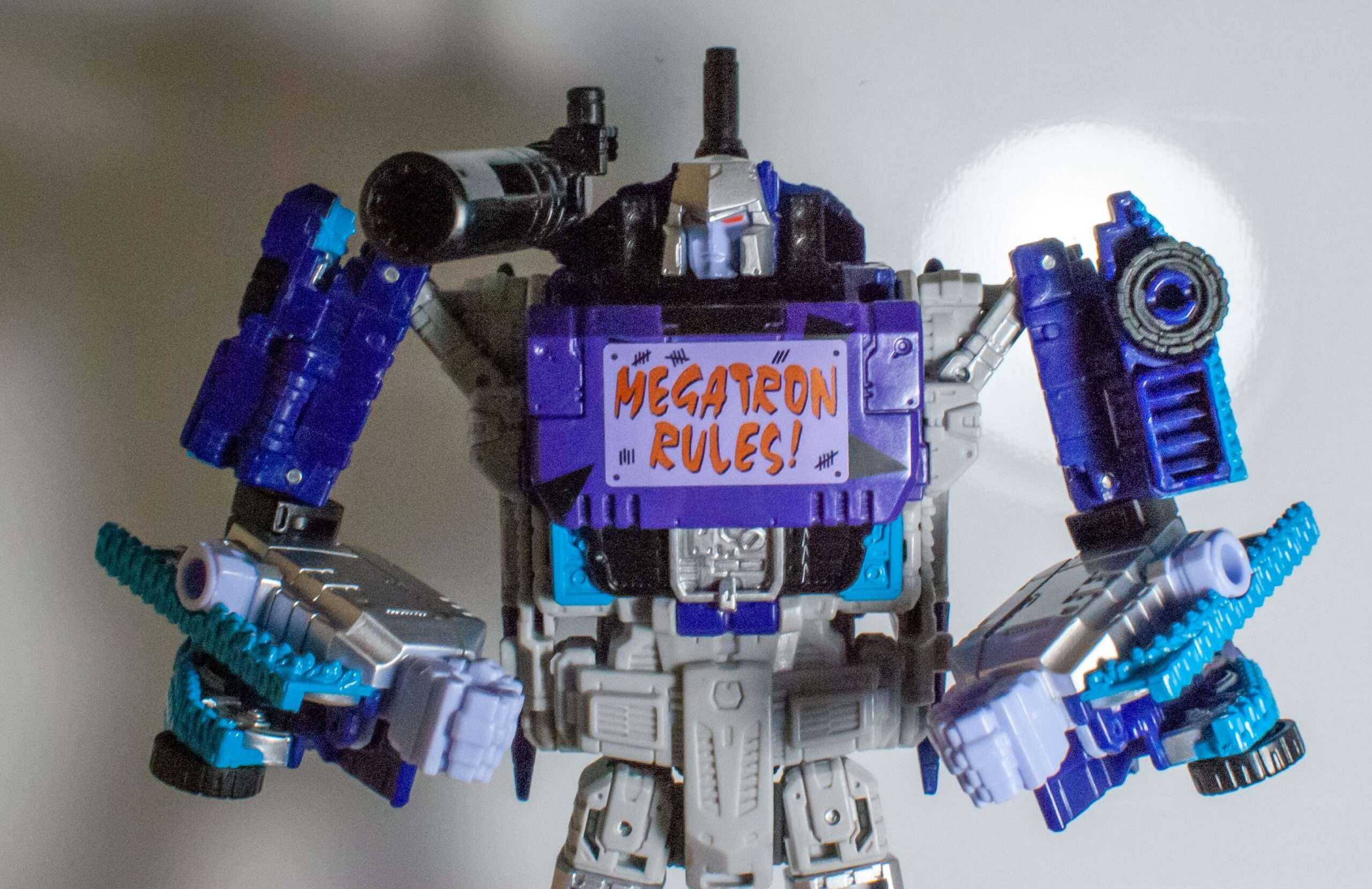 Bot Reviews: Transformers: Legends Voyager G2 Megatron with Noble