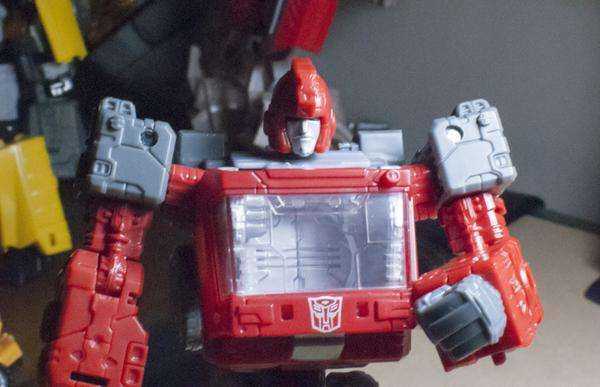 Retro Bot Reviews: Transformers: Siege Deluxe Ironhide
