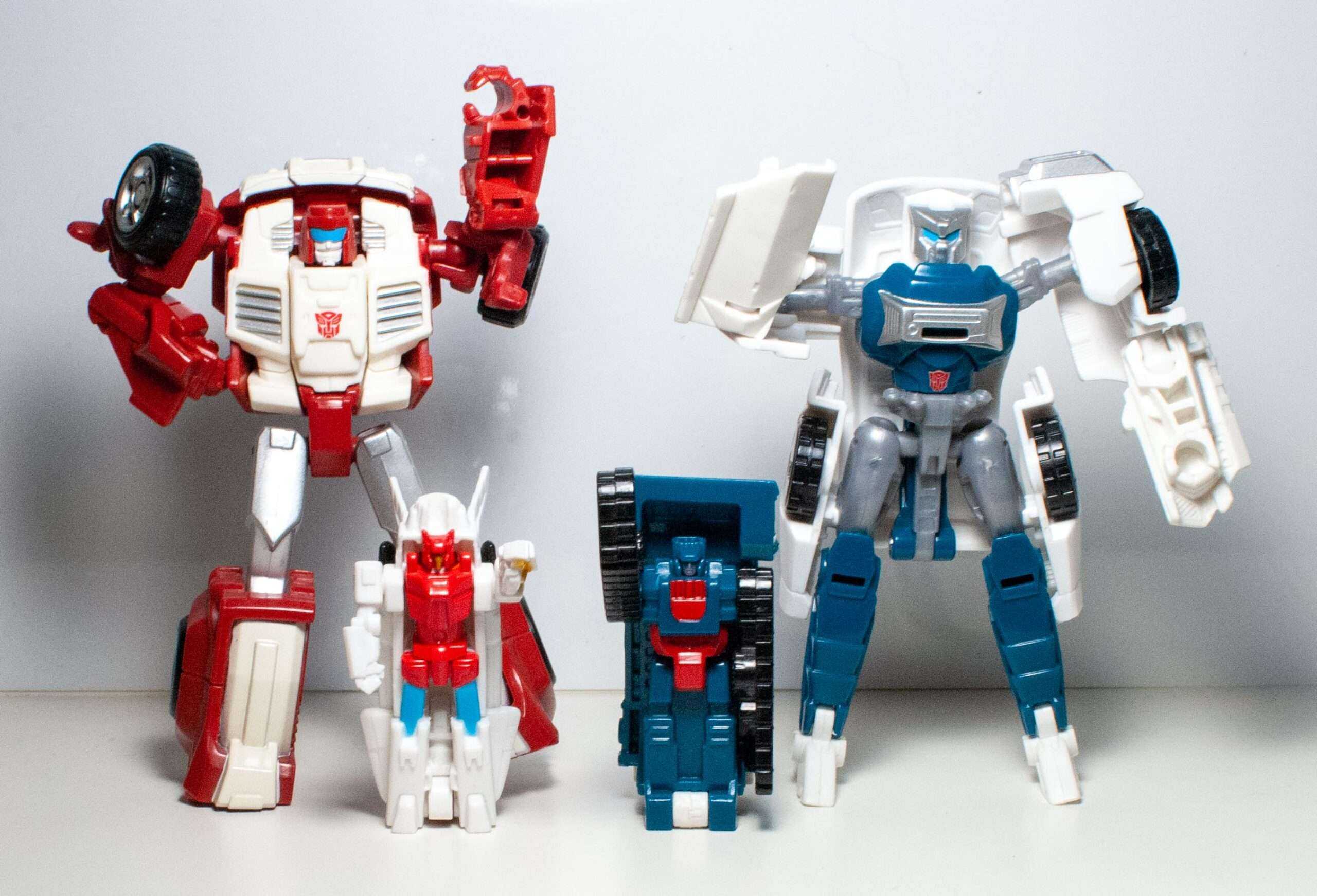 Bot Reviews: Transformers: Legends Swerve with Phaser, and Tailgate with Groundshaker