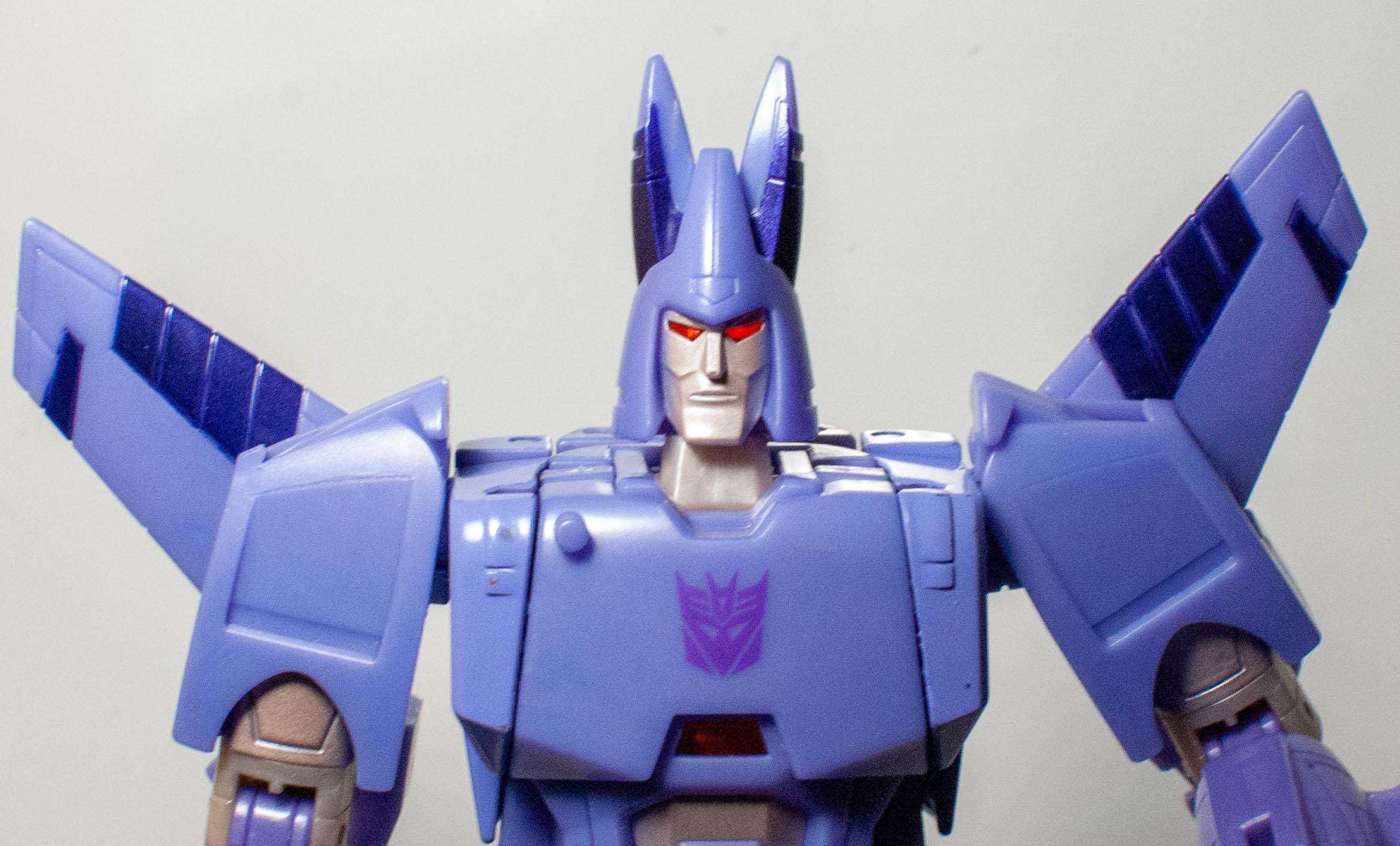 Bot Reviews: Transformers: Kingdom Voyager Cyclonus