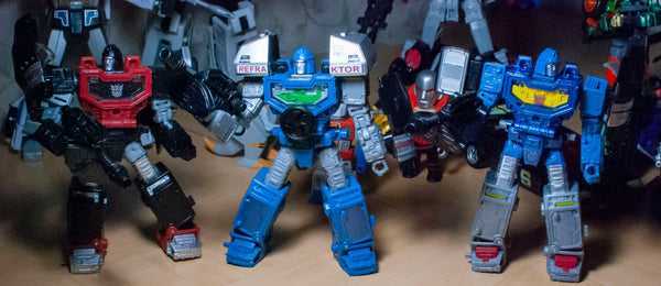 Full Set of Transformers One Primes Revealed in Trading Cards