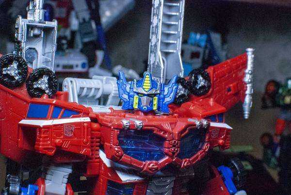 Retro Bot Reviews: Transformers: Siege Galaxy Upgrade Optimus Prime