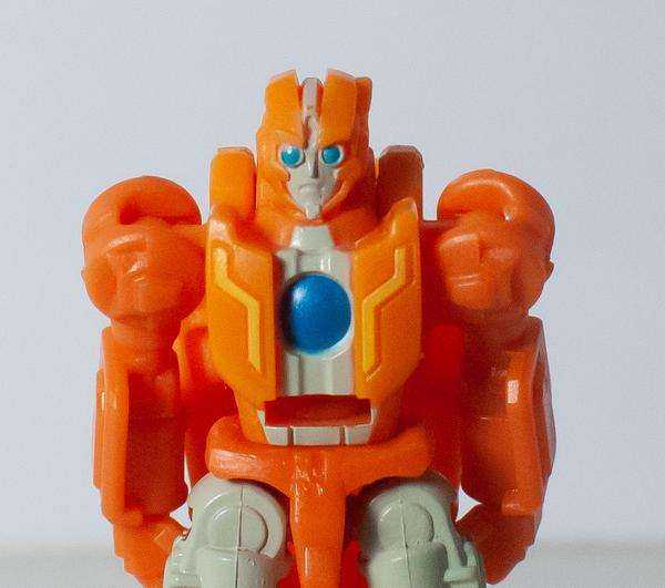 Retro Bot Reviews: Transformers: Siege/Earthrise Battlemaster Rung