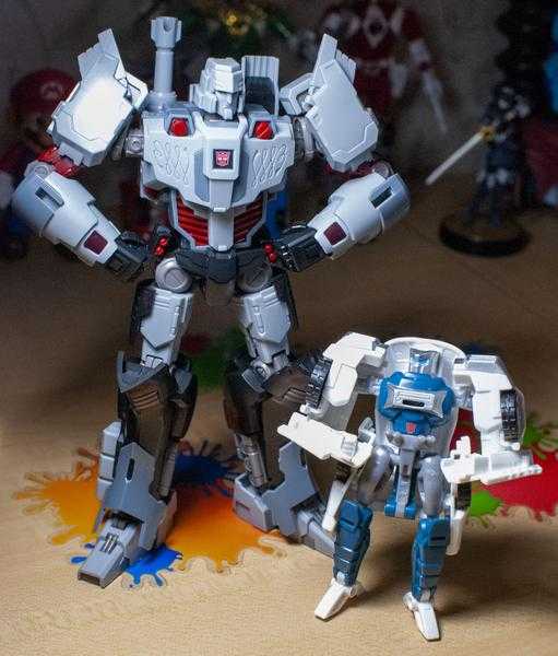 Retro Bot Reviews: Flame Toys Megatron (Idw Autobot Version) Model Kit