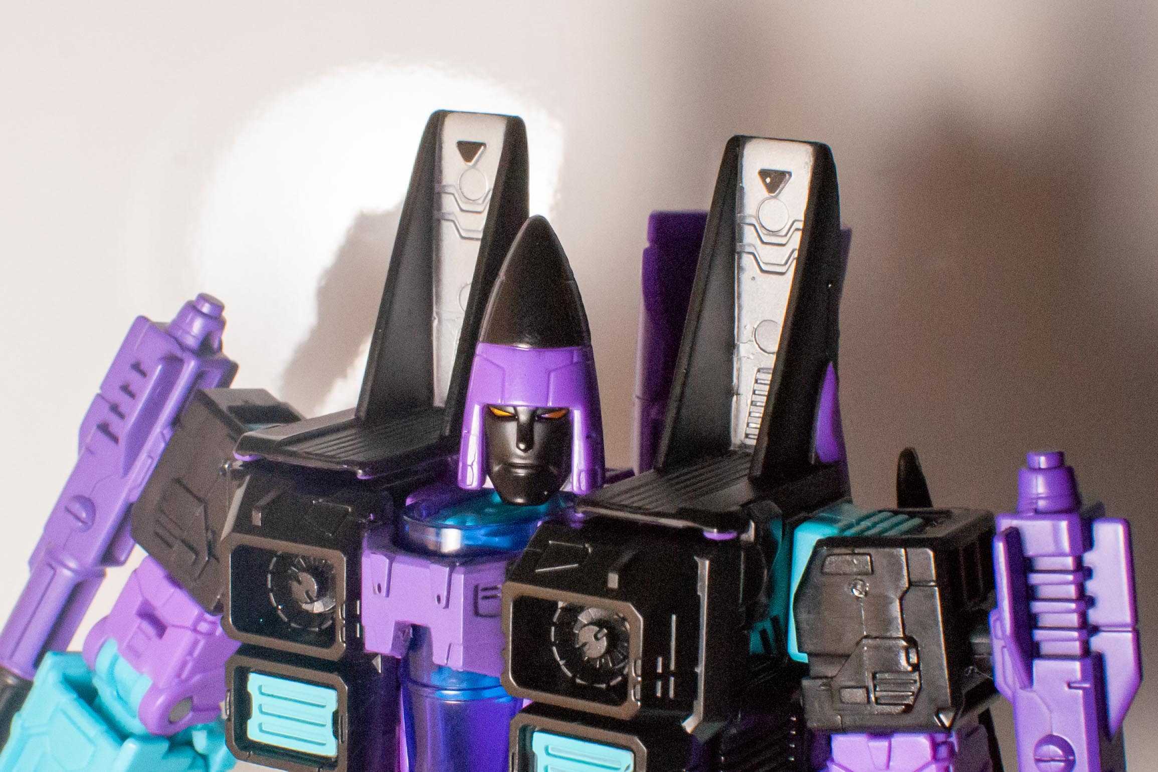 Bot Reviews: Transformers: Generations Selects Voyager G2 Ramjet