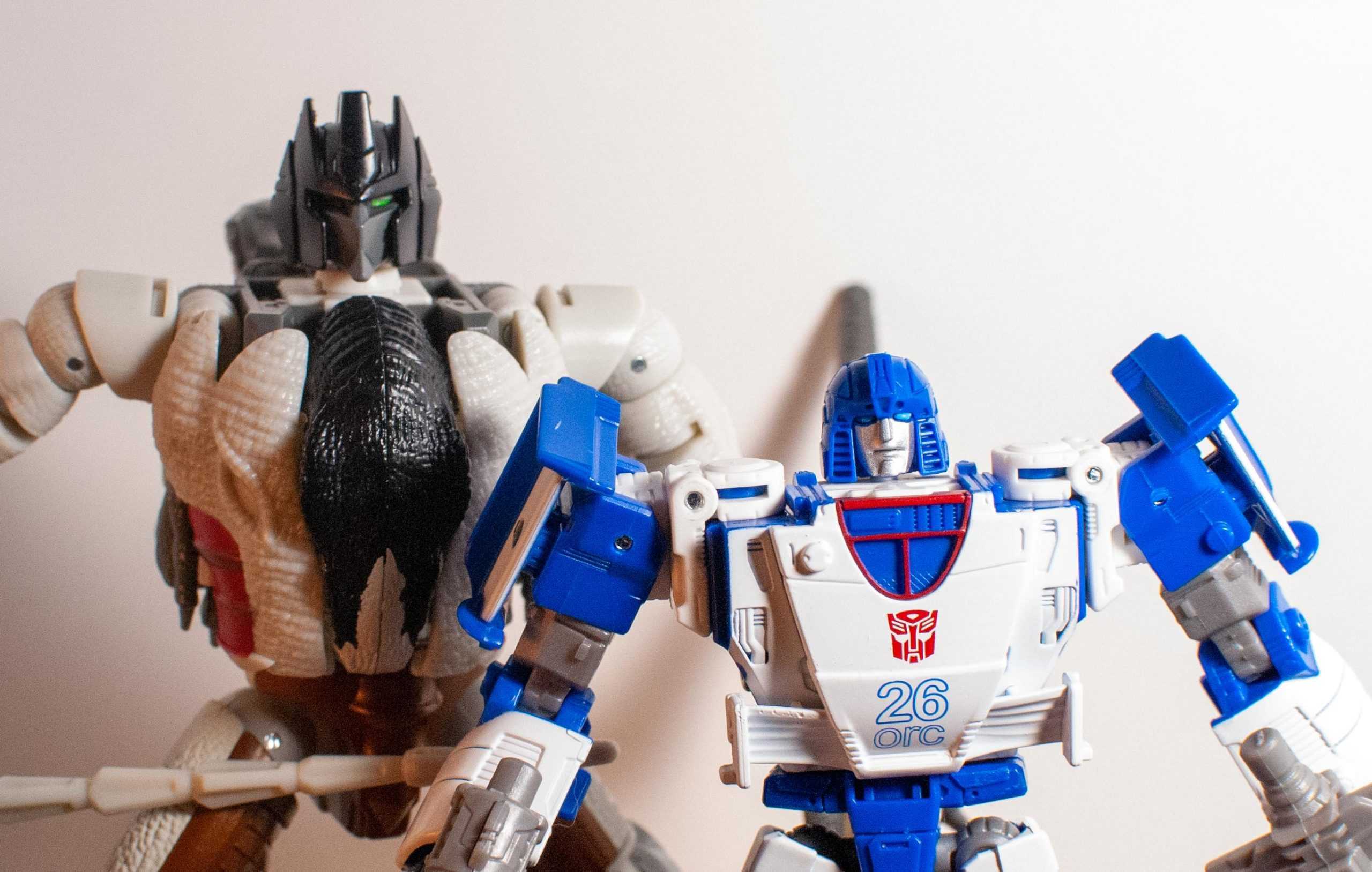 Bot Reviews: Transformers: Kingdom Voyager Grimlock/Deluxe Mirage Battle Across Time 2-Pack