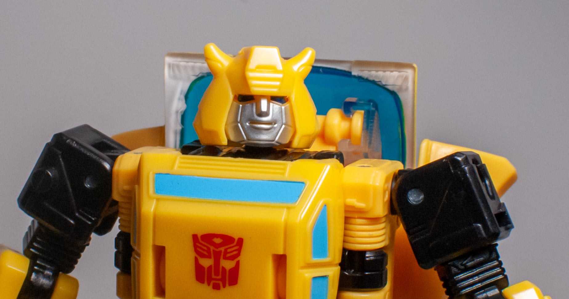 Bot Reviews: Transformers: Buzzworthy Bumblebee Deluxe Origin Bumblebee