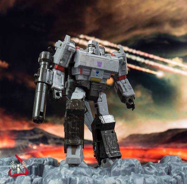 Retro Bot Reviews: Transformers: Siege Voyager Megatron
