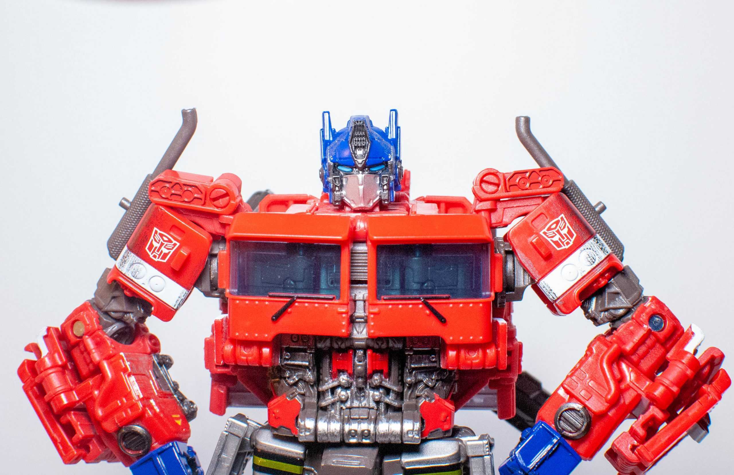 Bot Reviews: Transformers: Premium Finish Optimus Prime (Bumblebee Version)