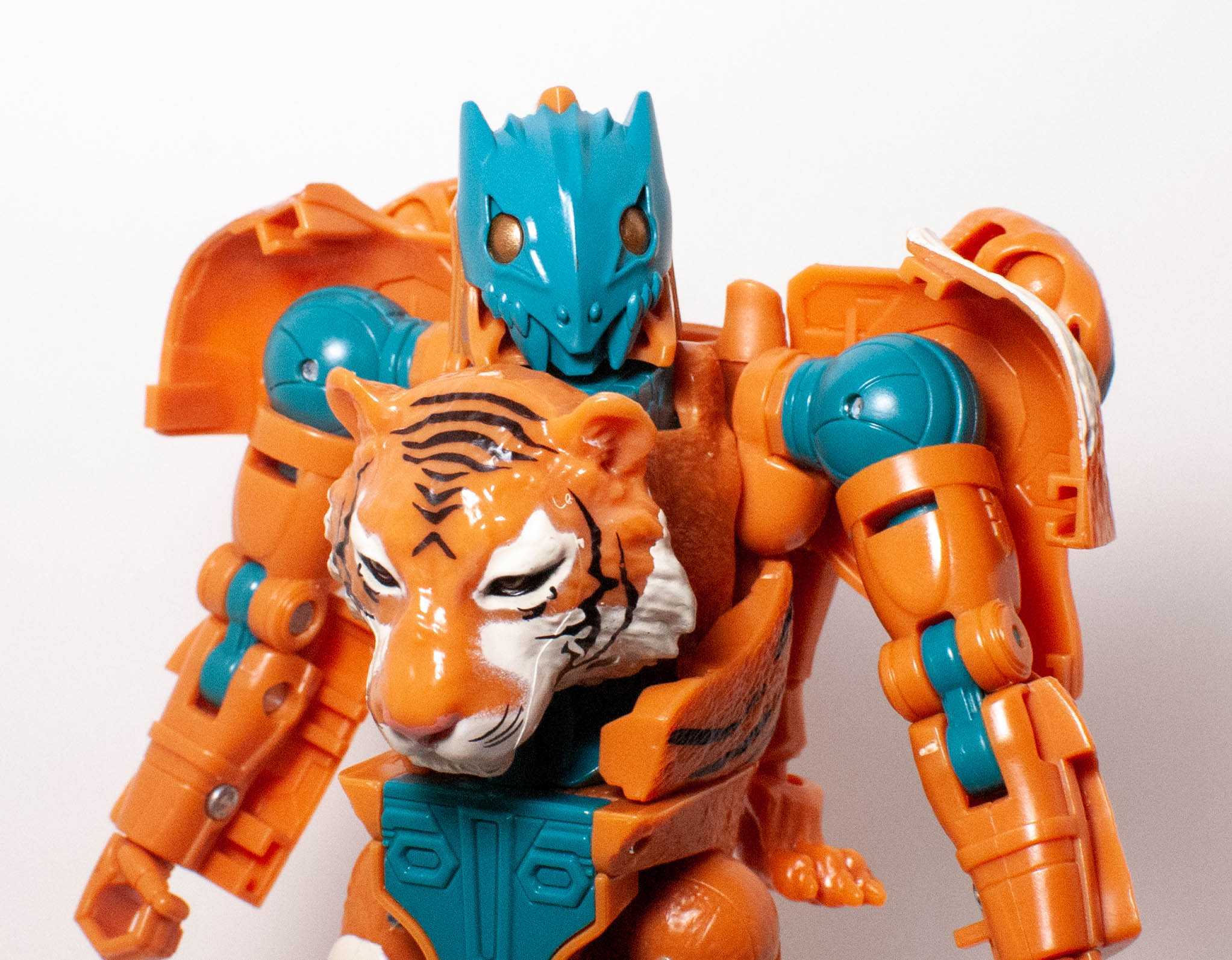 Bot Reviews: Transformers: Golden Disc Collection Voyager Mutant Tigatron