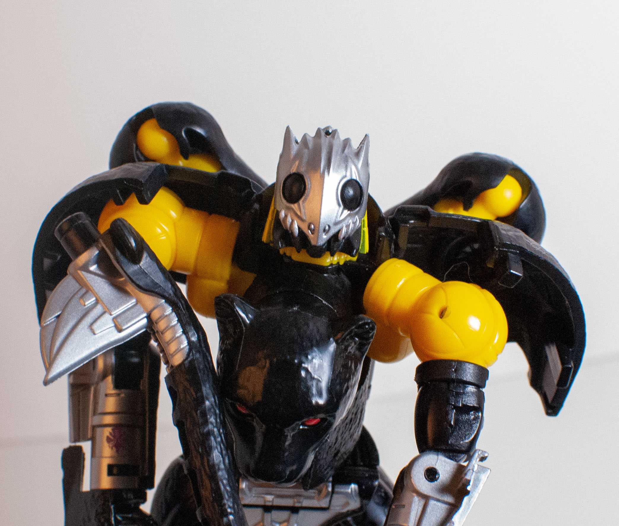 Bot Reviews: Transformers: Kingdom Deluxe Shadow Panther