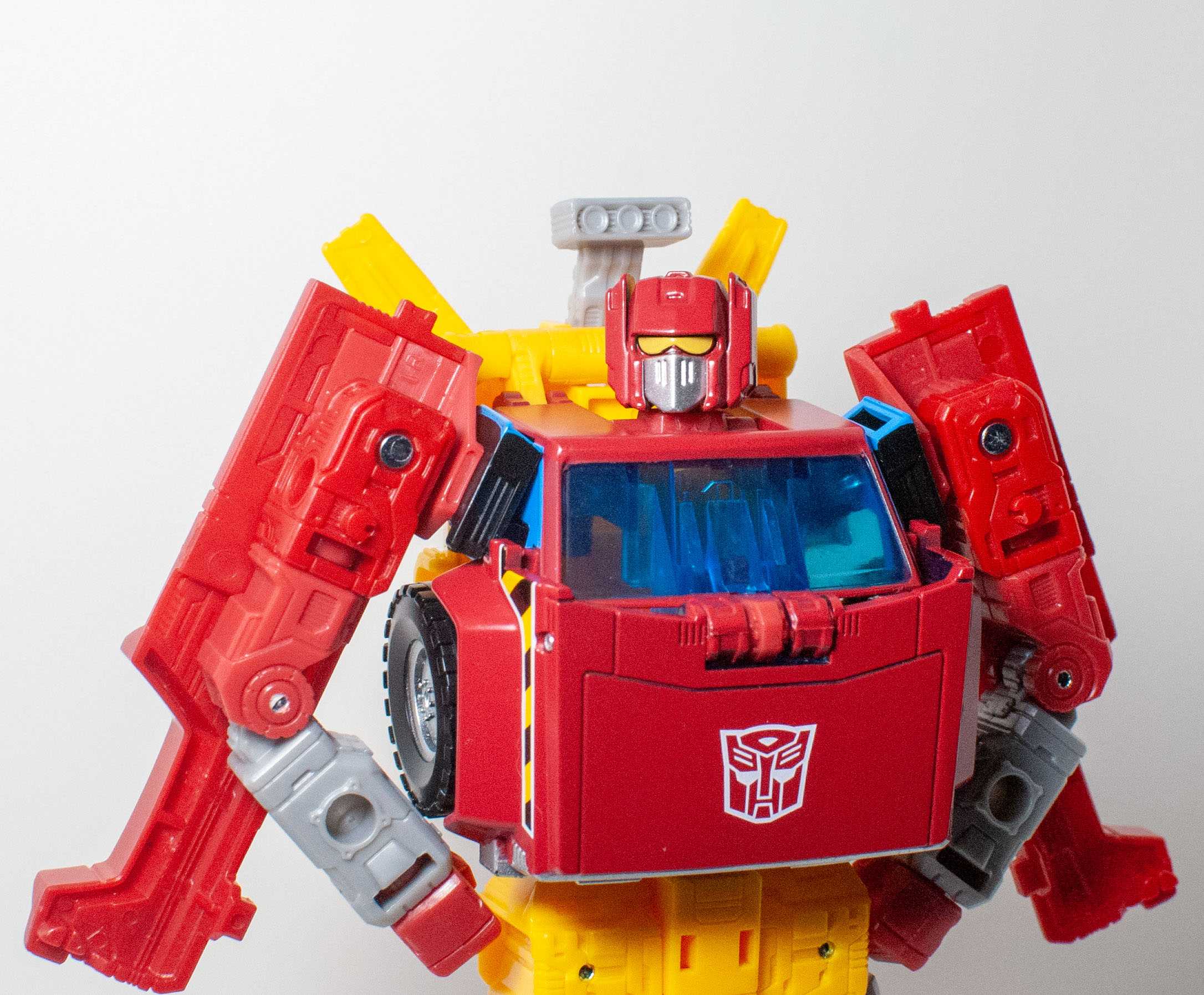 Bot Reviews: Transformers: Generations Selects Deluxe Lift-Ticket.