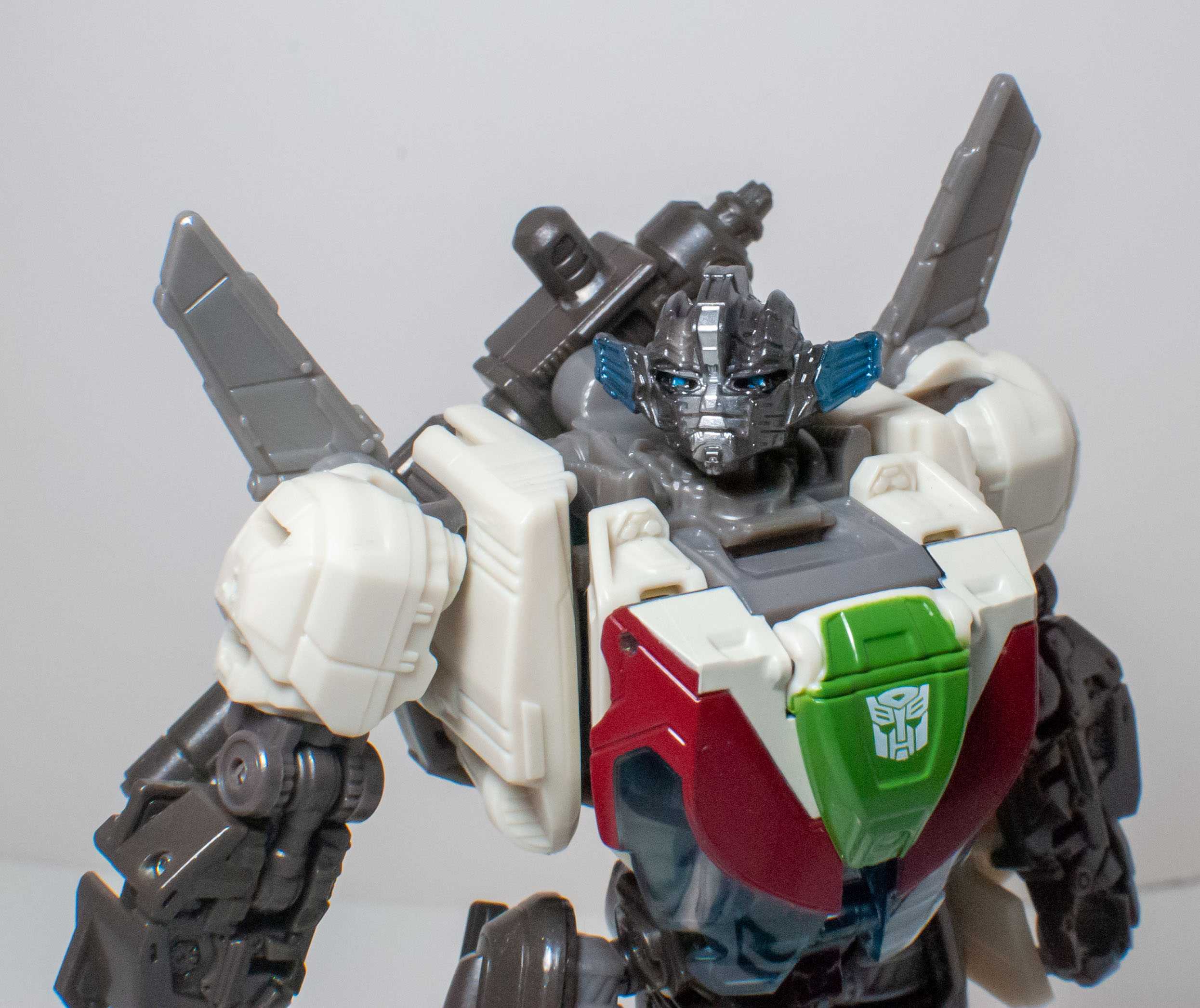 Bot Reviews: Transformers: Studio Series Deluxe Wheeljack (Bumblebee version)