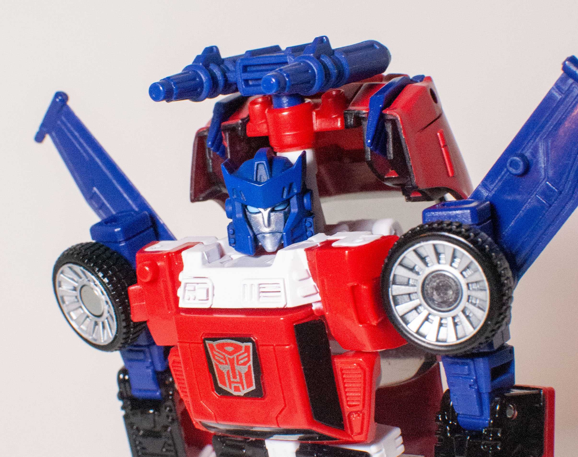 Bot Reviews: Transformers: Kingdom Deluxe Road Rage