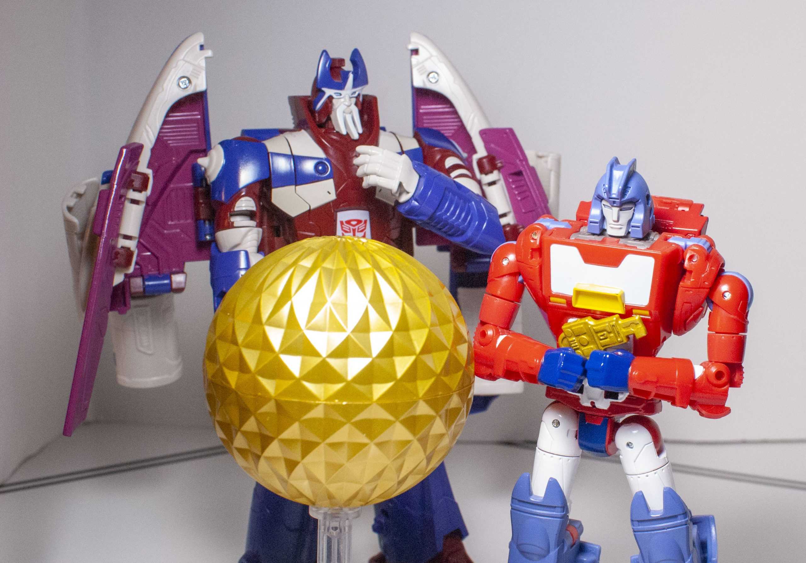 Bot Reviews: Transformers: Legacy Orion Pax/Alpha Trion A Hero is Born 2-Pack.