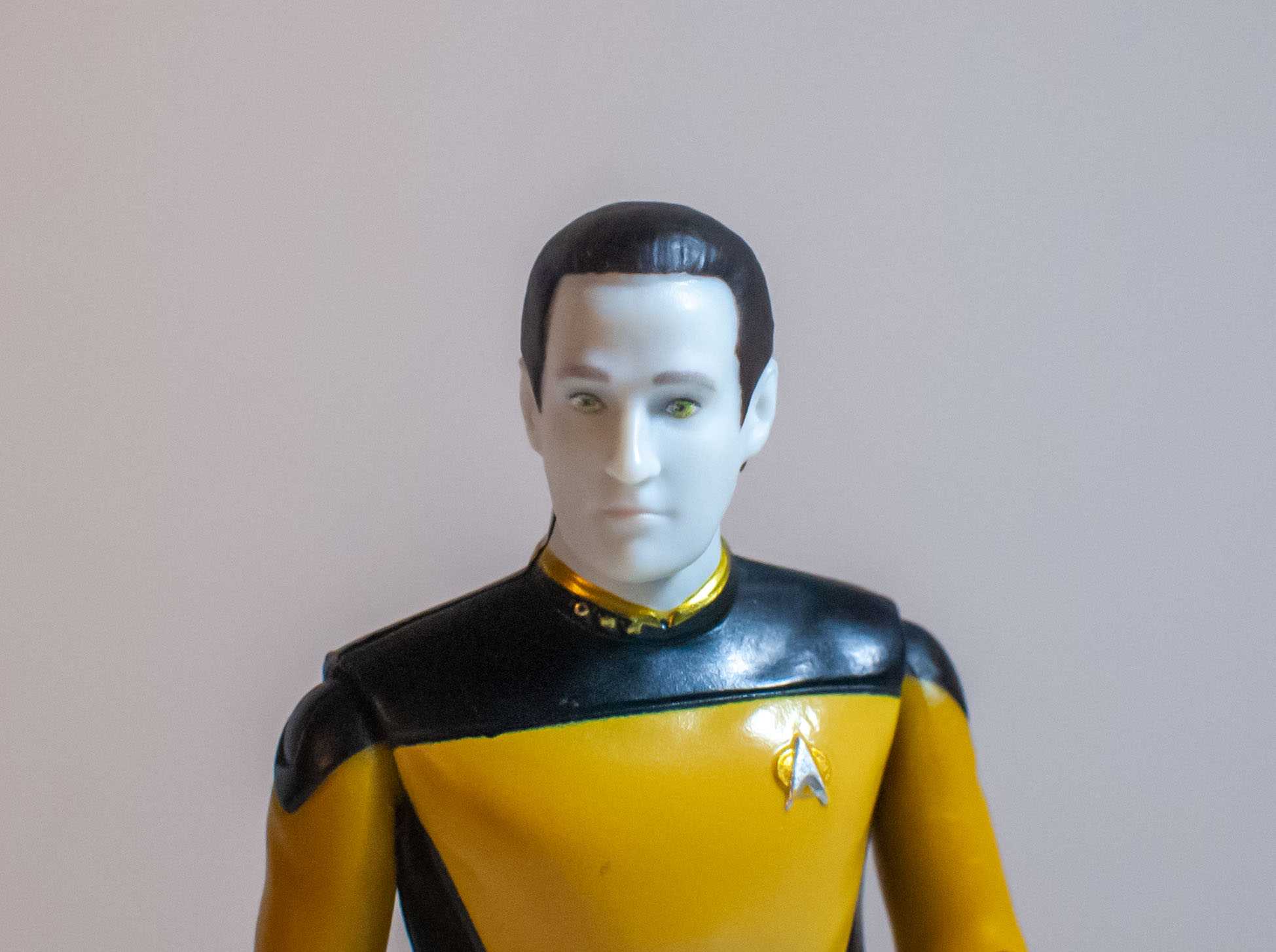 Non-Bot Reviews: Star Trek Universe Lieutenant Commander Data