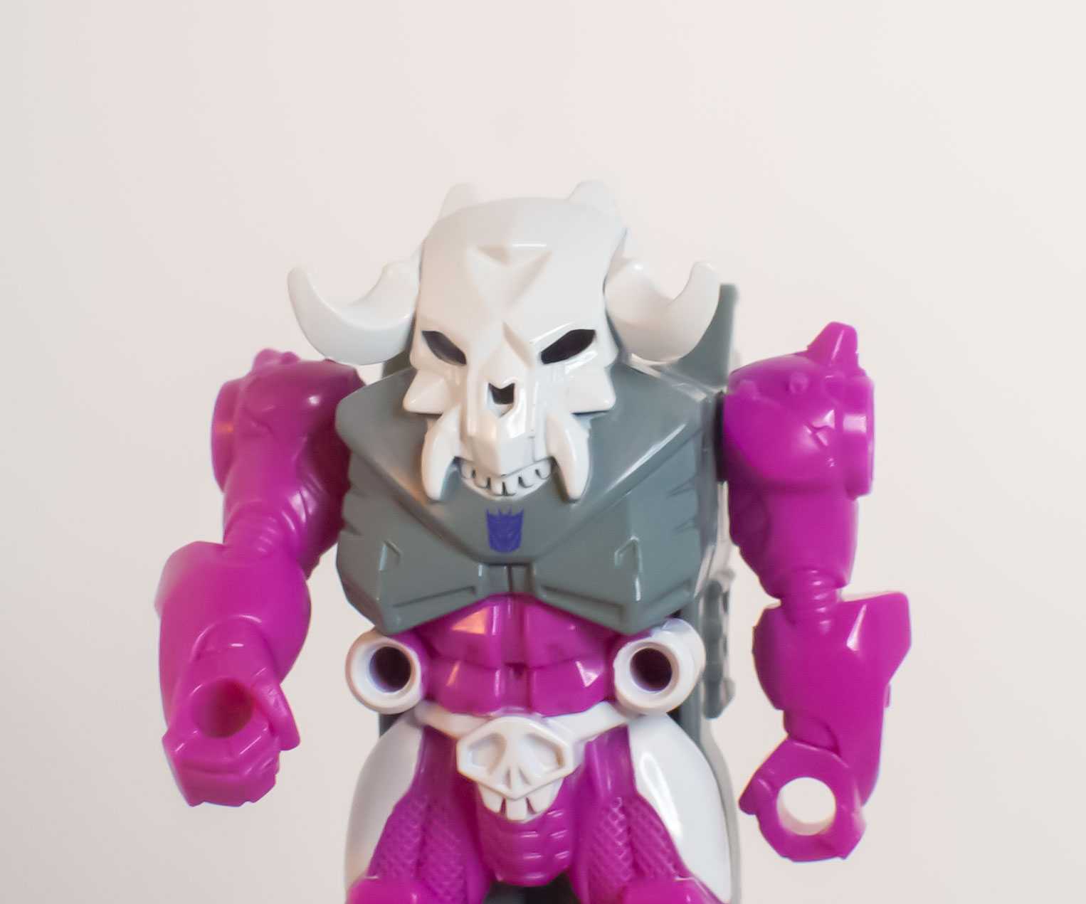 Bot Reviews: Transformers: Power of the Primes Prime Master Skullgrin/Liege Maximo