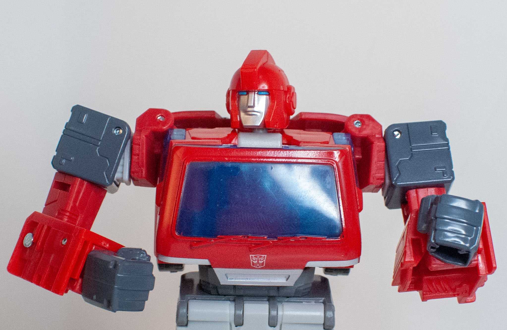 Bot Reviews: Transformers: Studio Series 86 Voyager Ironhide