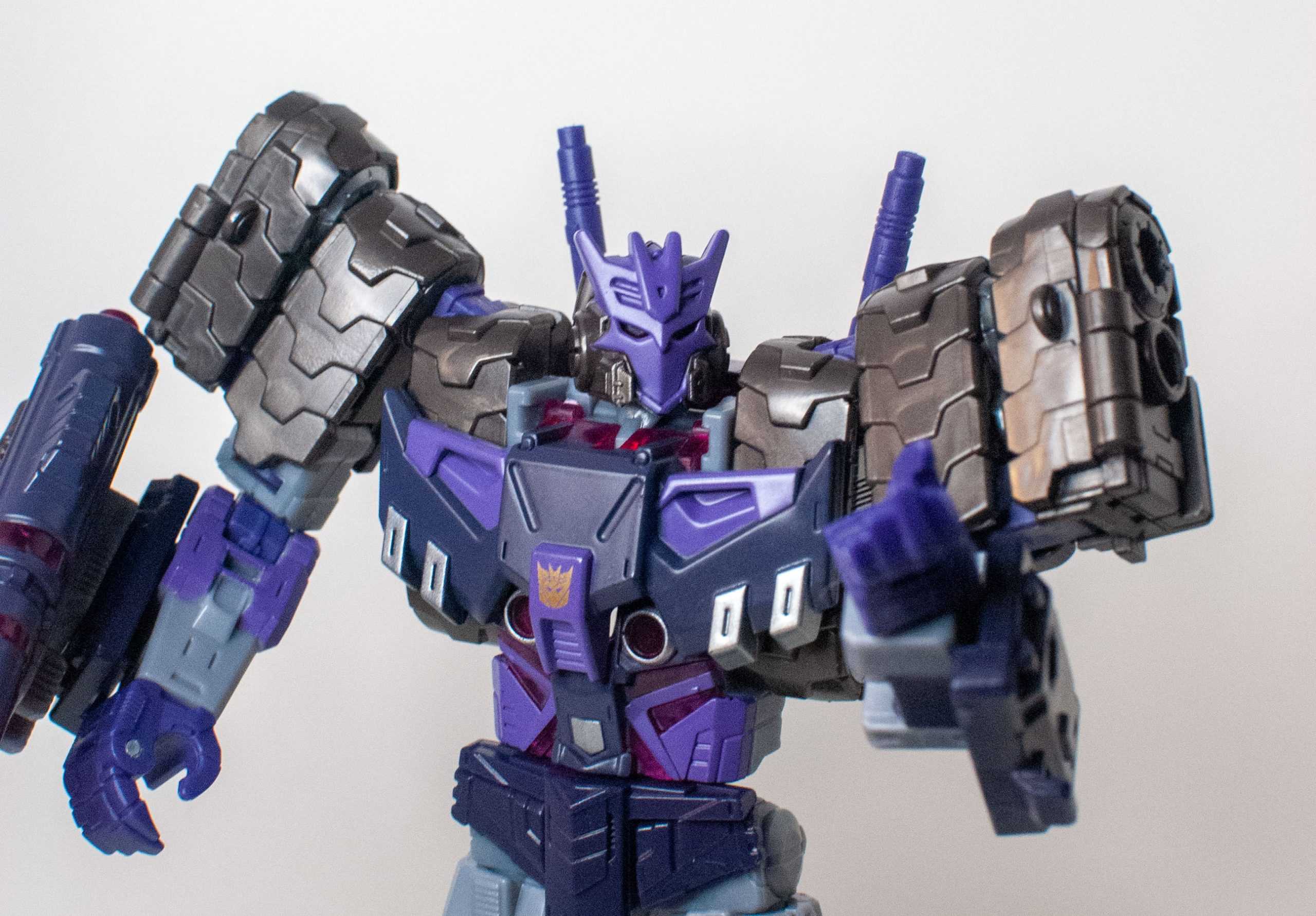 Bot Reviews: Transformers: Legacy Evolution Voyager Comic Universe Tarn