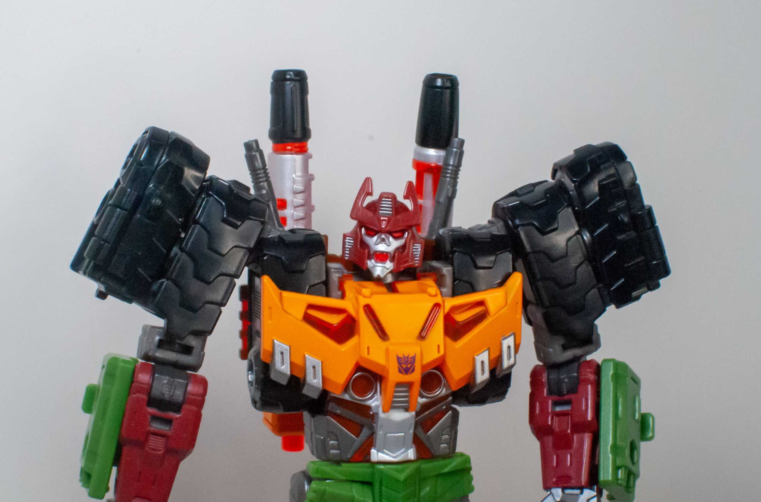 Bot Reviews: Transformers: Legacy Evolution Voyager Comic Universe Bludgeon