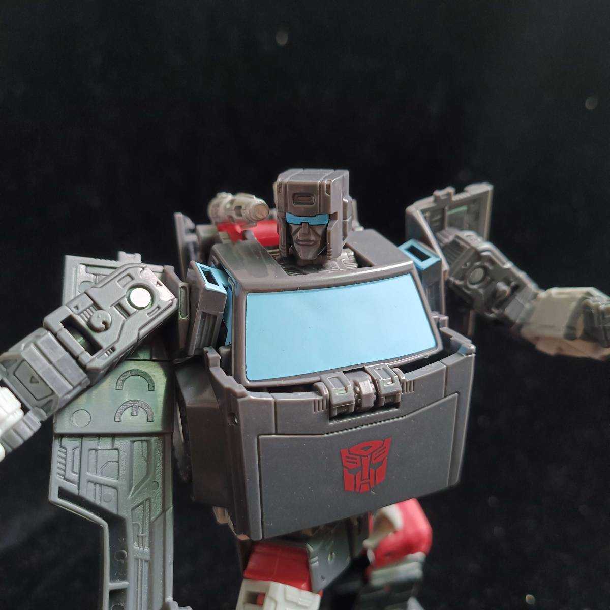Selects Autobot Multipack Trailbreaker Additional Images
