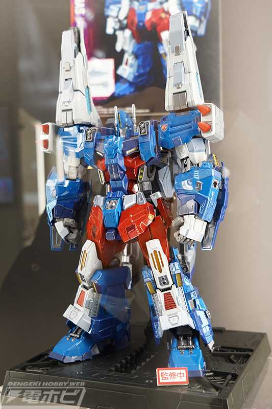 Flame Toys Kuro Kara Kuri Ultra Magnus & Starscream Color Prototypes Images