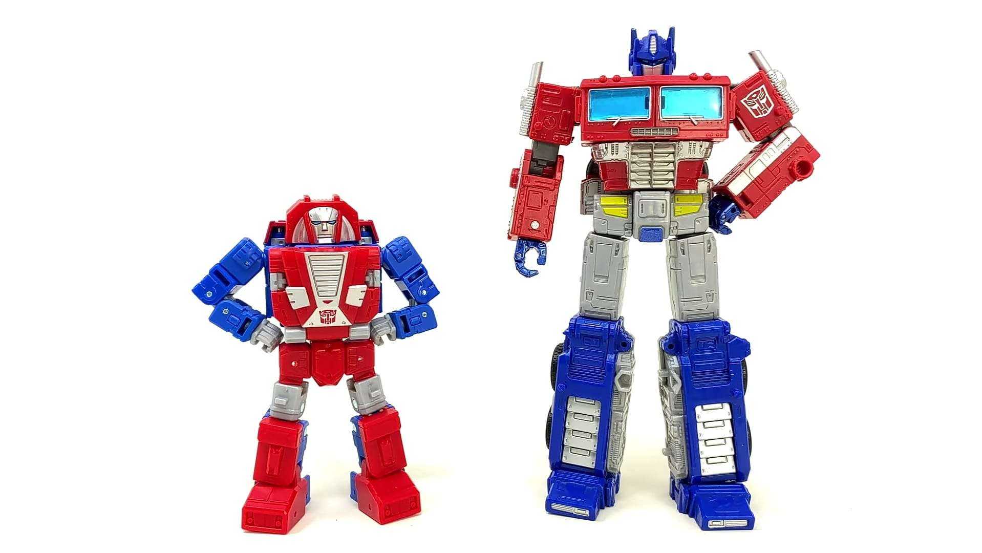Transformers Legacy United Deluxe Gears In-Hand Images