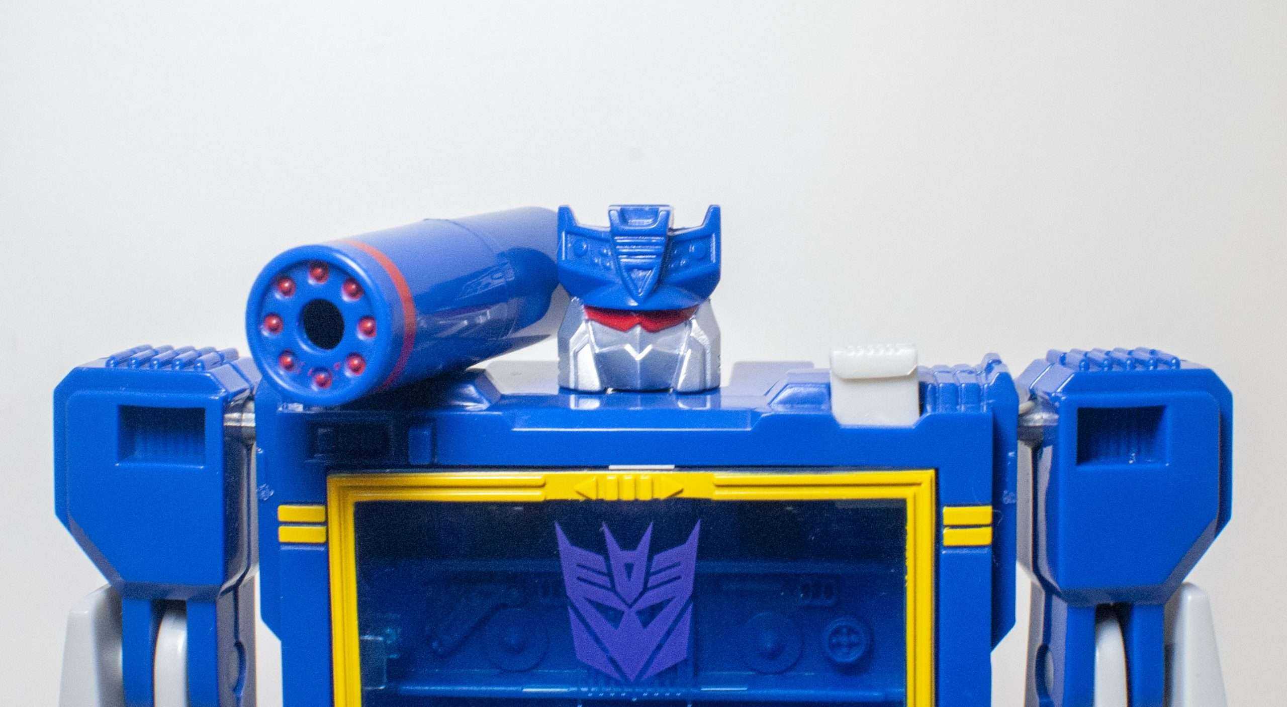 Bot Reviews: Transformers: Retro Soundwave, with Laserbeak and Ravage