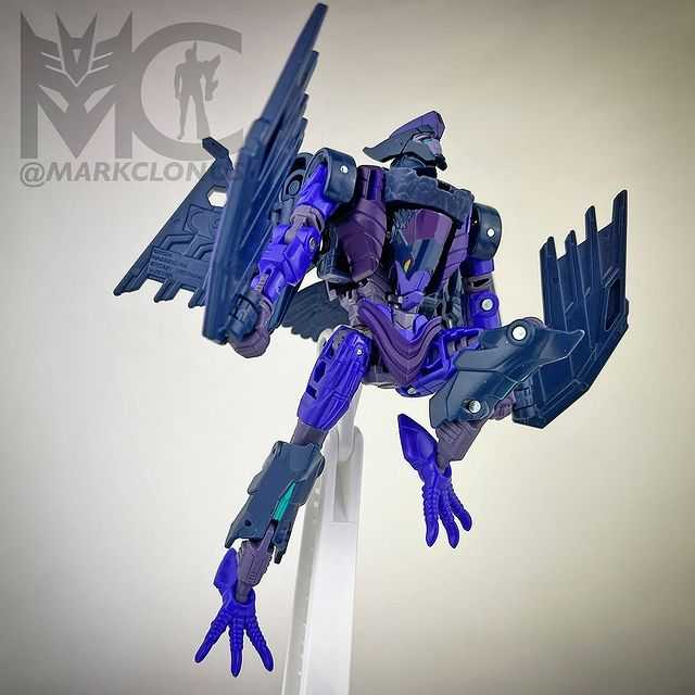 Transformers Star Raiders Subline In-Hand Gallery
