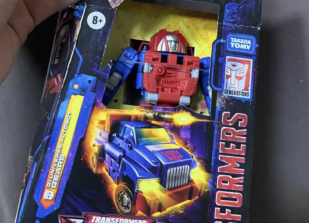 Legacy Gears will have his Chestplate Initially Detached in Packaging