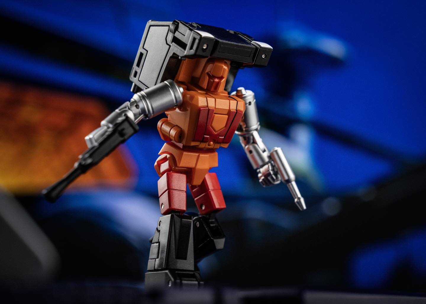 Newage H58B Roadgames & H59B Sorcerer (Legends Scale G1 Road Ranger & Puffer) Color Images