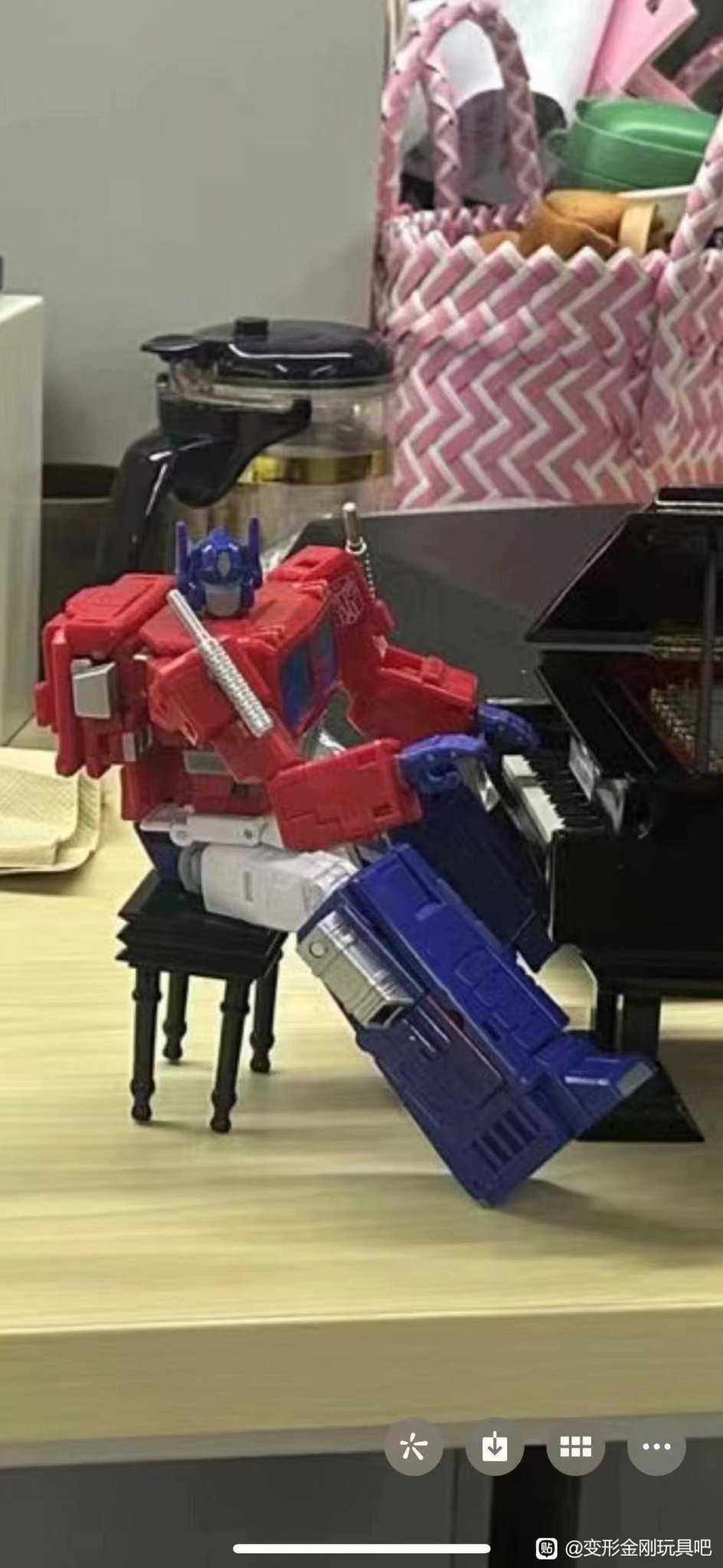 Transformers Commander Class SS 86 Optimus Prime Possibly Leaked