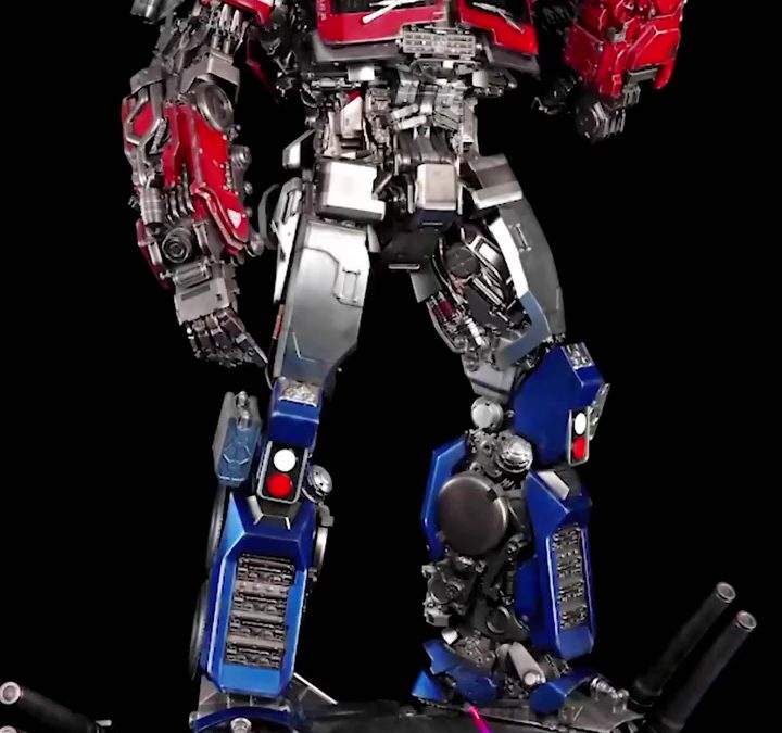 Yolopark Transformers: Rise of the Beasts 2.2 Meter Optimus Prime Statue