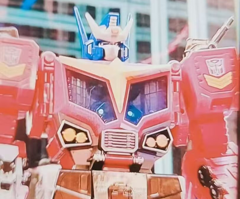First Look at AOTP Titan Star Convoy and Commander Superion