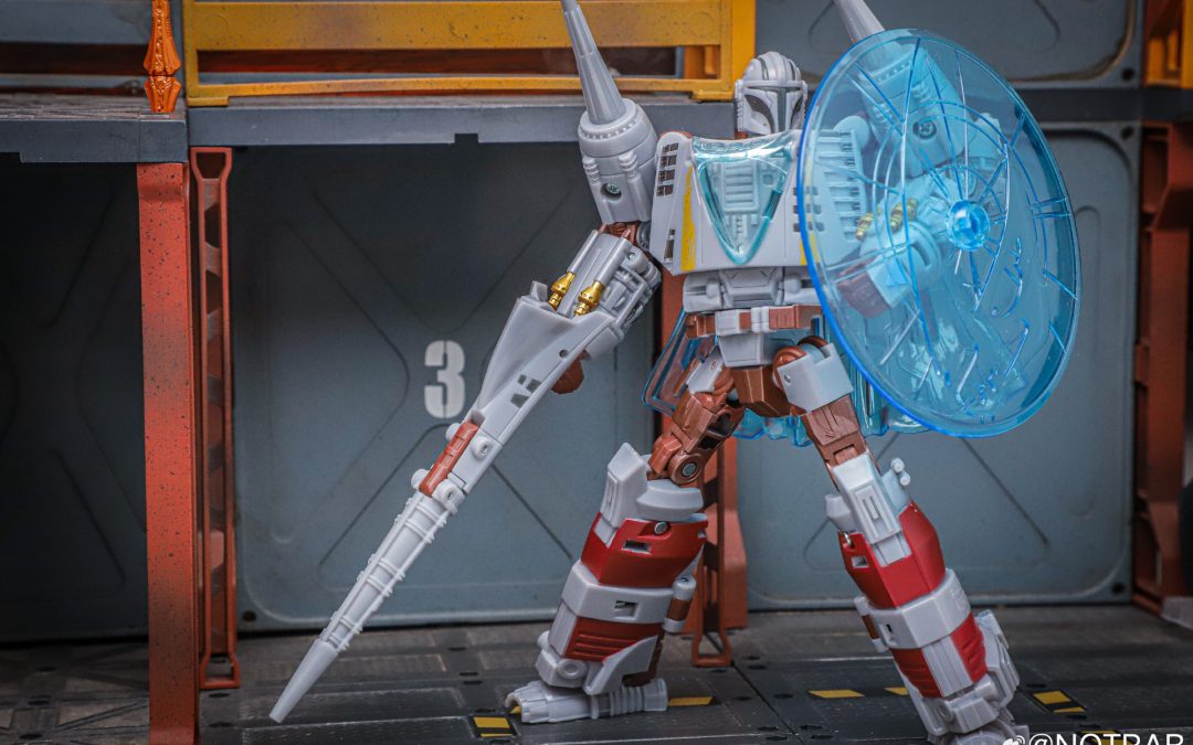 Transformers x Star Wars Collaborative – The Mandalorian N-1 Starfighter In-Hand Images