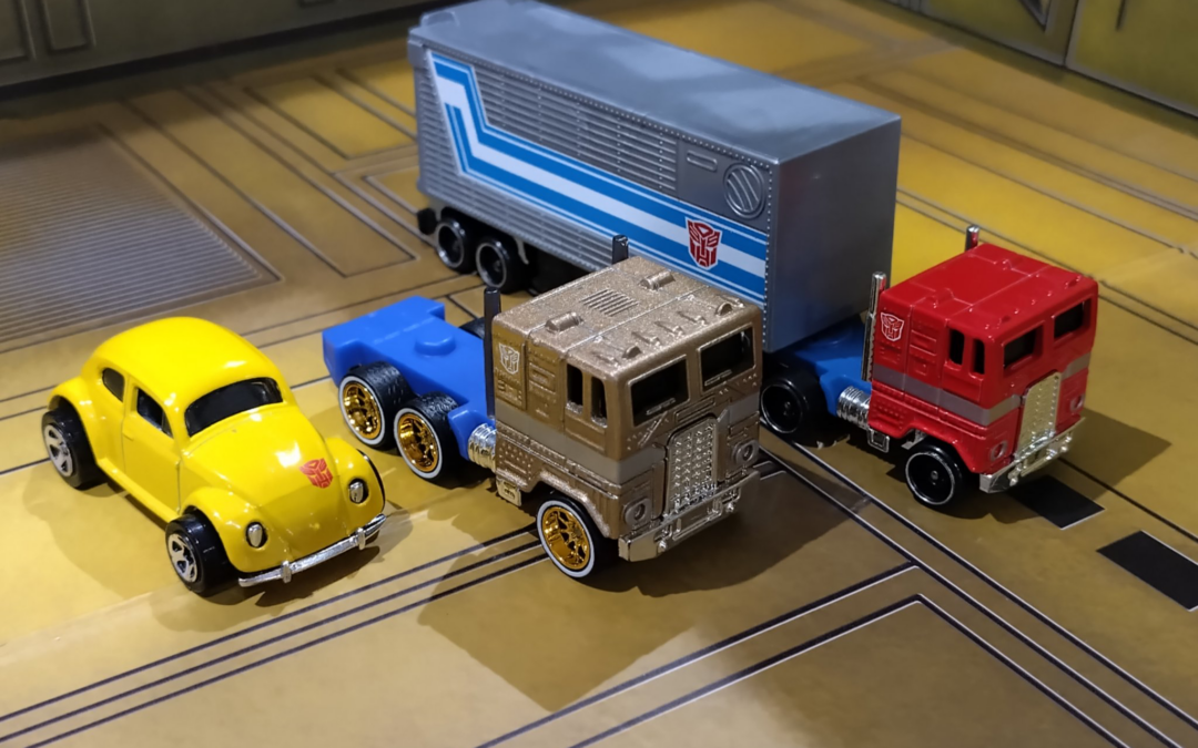TF Hot Wheels News: Ultra Magnus Found at US Retail + Comparison between Optimus Prime Castings