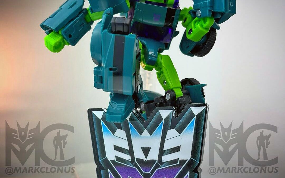 Age Of The Primes Deluxe Animated Fugitive Waspinator Behind The Scenes