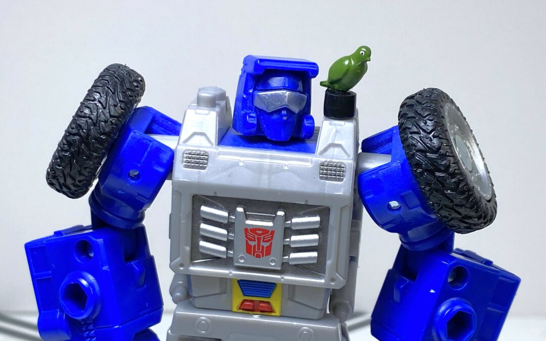 Bot Reviews: Transformers: Legacy Evolution Deluxe Beachcomber and Paradise Parakeet