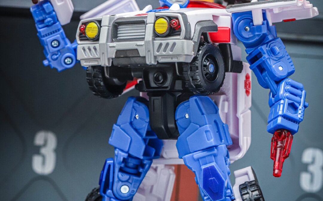 Age Of The The Primes Voyager Armada Red Alert In-Hand Images