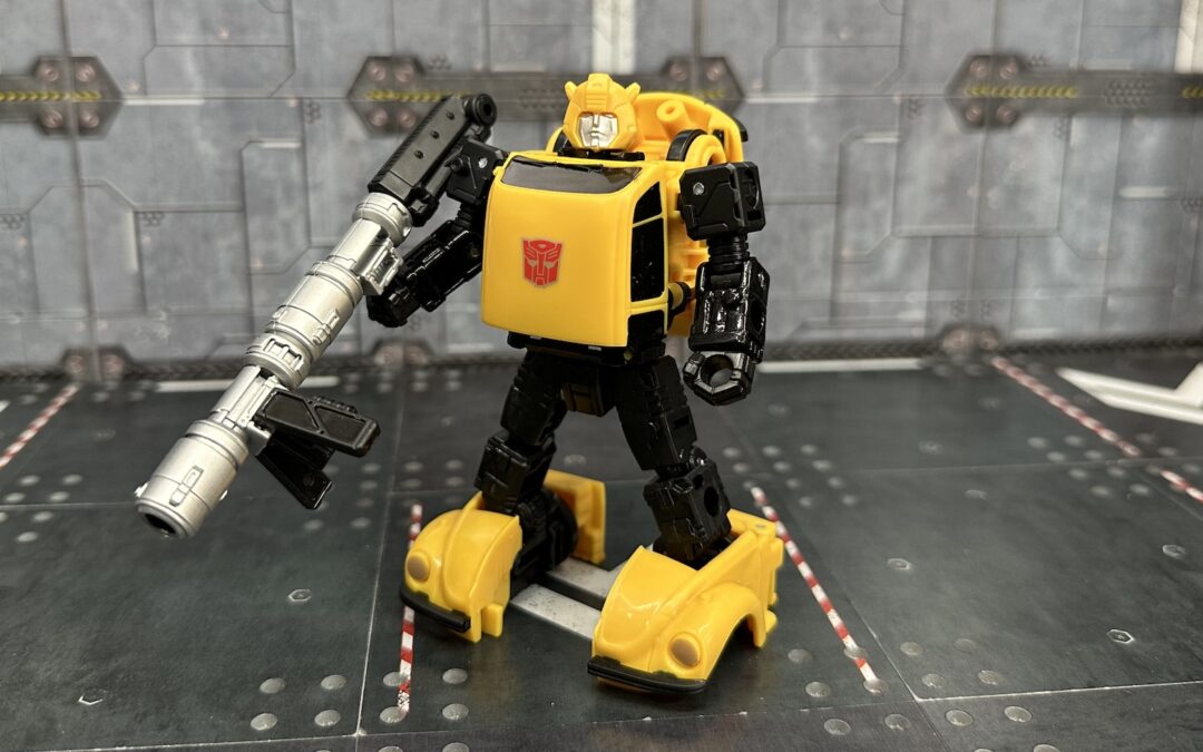 Transformers Retro G1 Autobot Bumblebee In-Hand Images