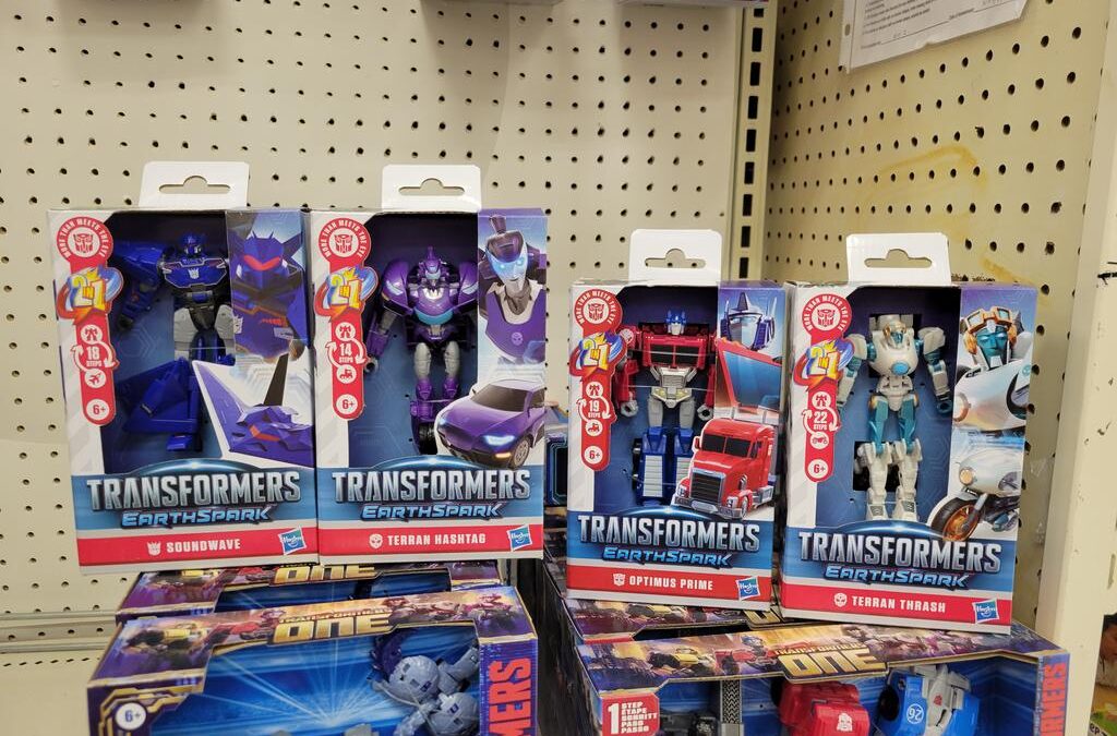 Transformers Earthspark Wave 8 Deluxe Out At US Retail