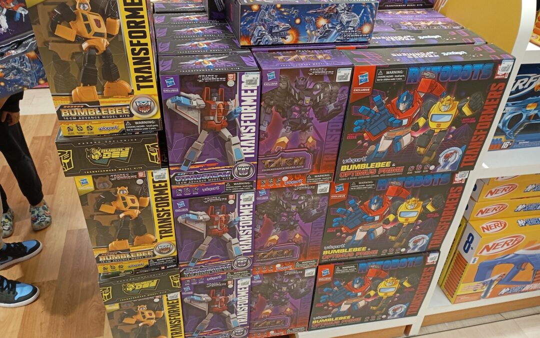 Yolopark AMK G1 Transformers Optimus Prime, Bumblebee, Starscream & Tarn Out  In Singapore