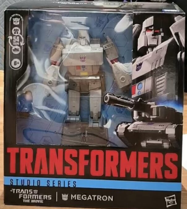 Studio Series 86 Leader Megatron In-Package Images