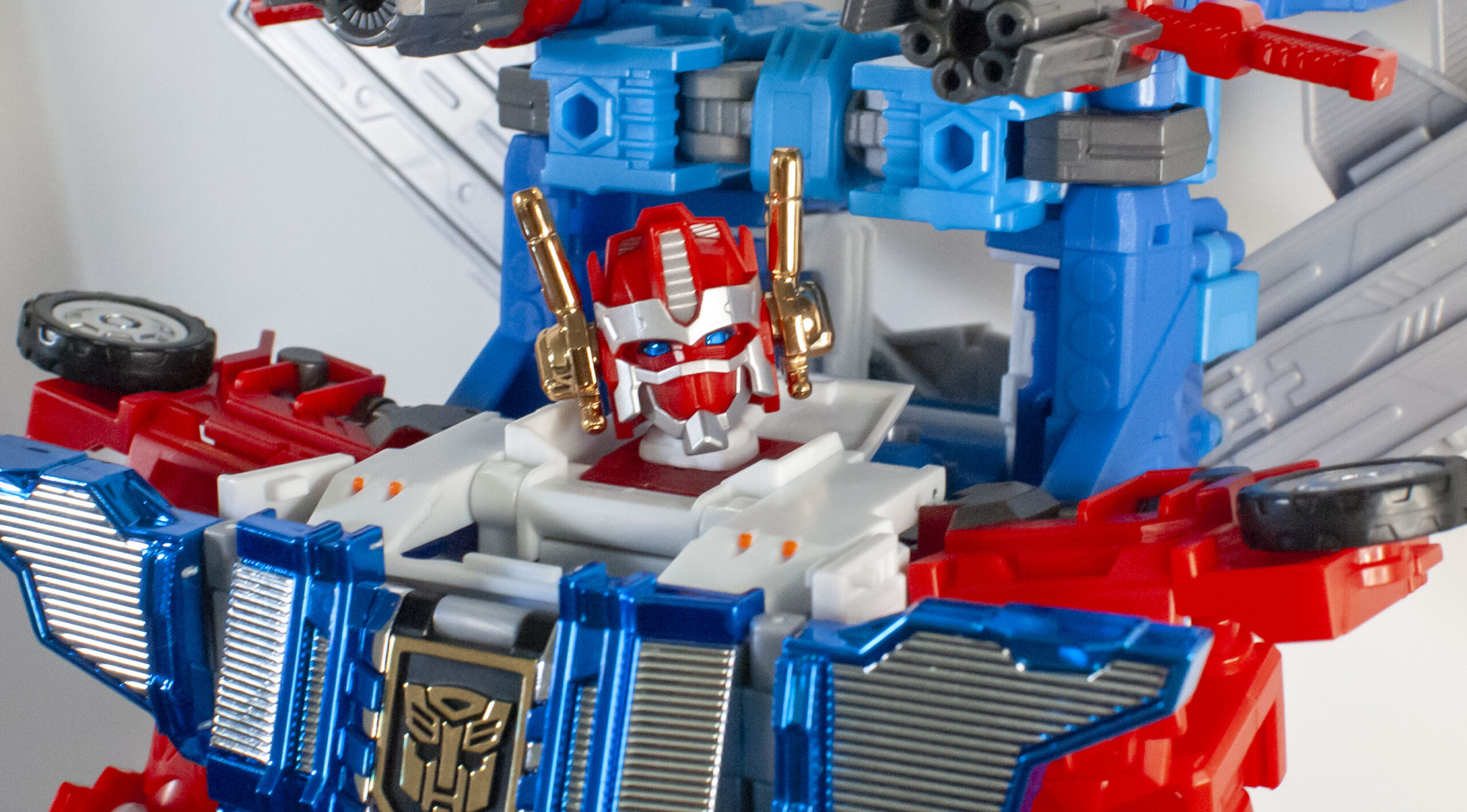 Bot Reviews: Transformers: Haslab Omega Prime: Part 4: Final Assembly ...